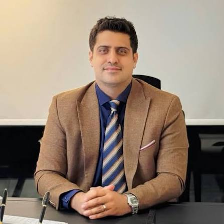 عکس پروفایل سالار باغبانی